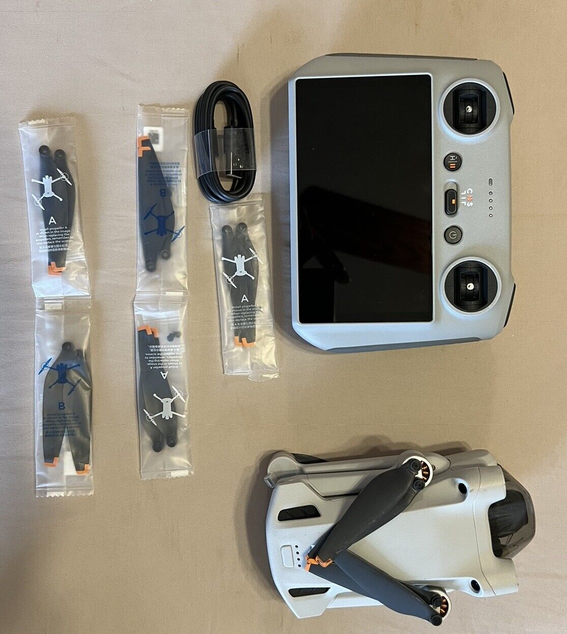 DJI Mini 3 Pro + Smart controller