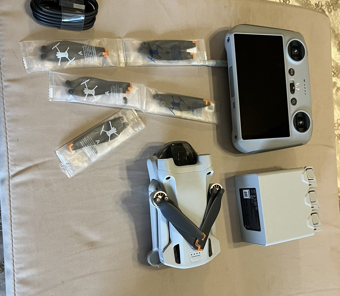 DJI Mini 3 Pro + Smart controller